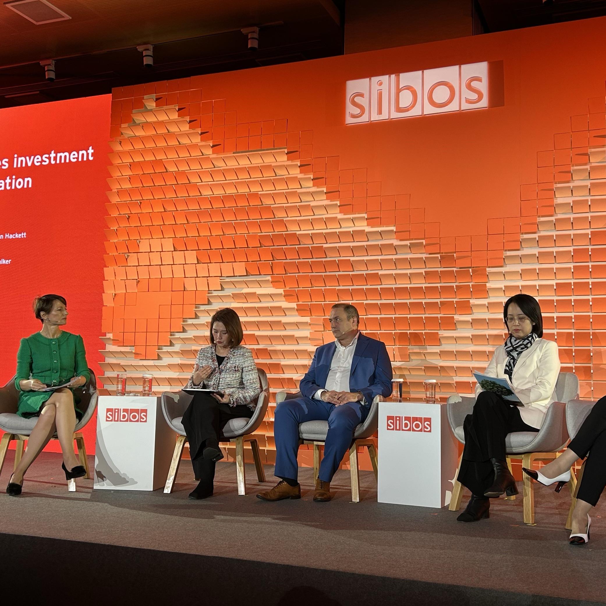 The panel discussion on “Sustainable Securities Investment and Post-trade Innovation” at Sibos Bejing.